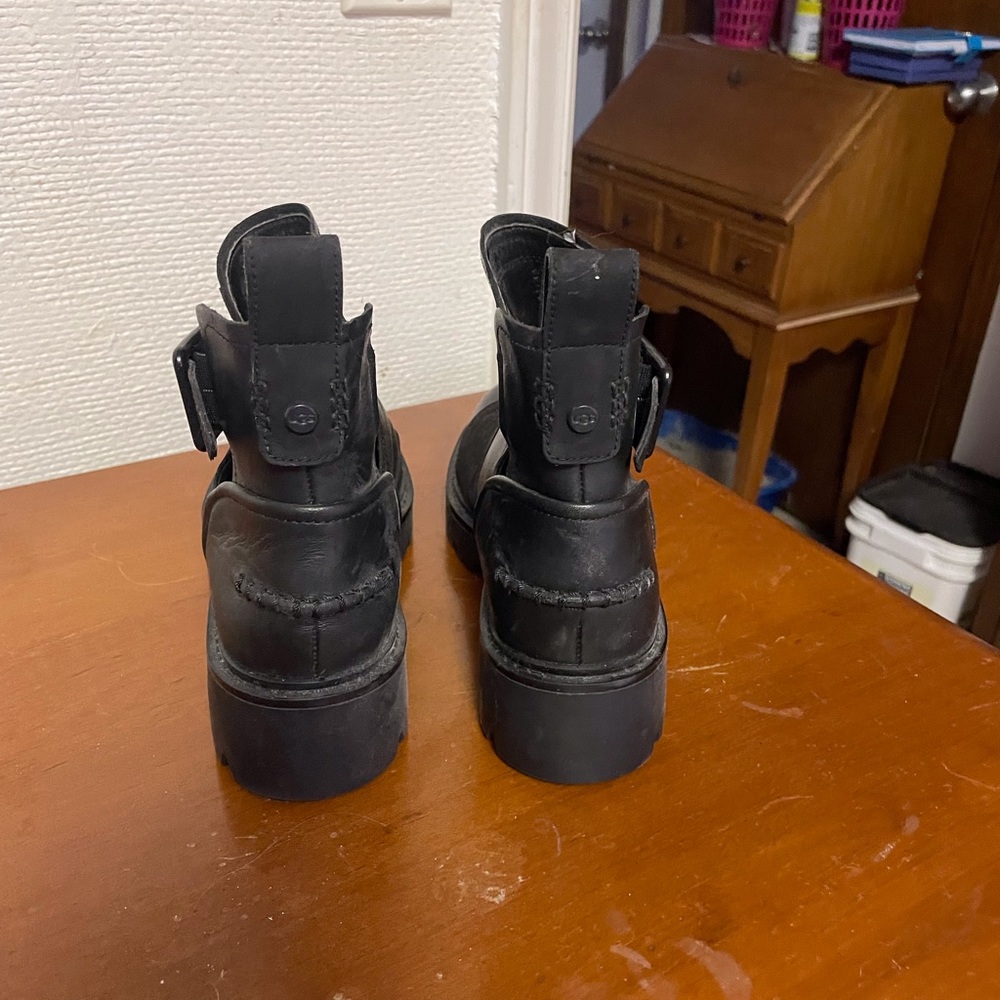 Ugg size 7.5 black Stockton Mint condition